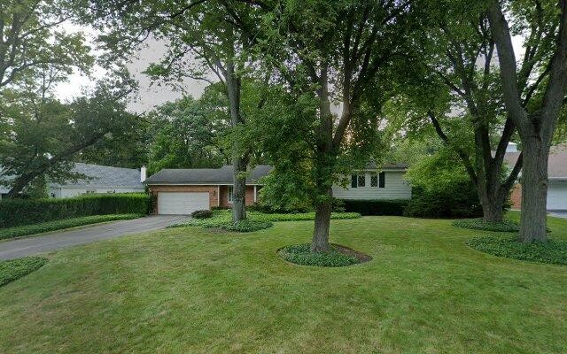 524 Forest Hill Lake Forest